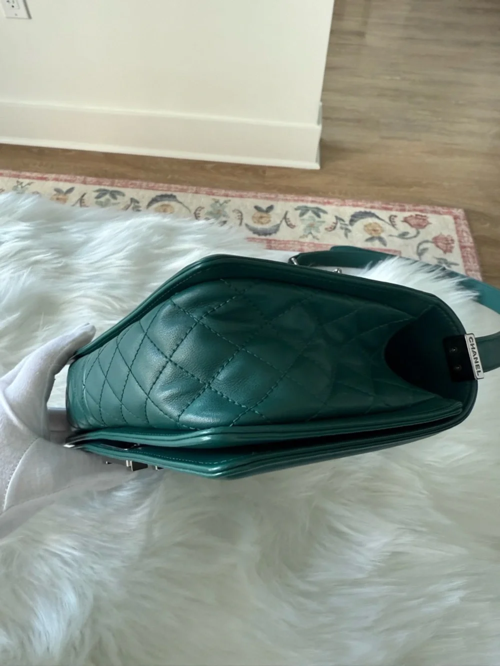 CHANEL: ✨RARE ✨Medium Teal Boy Bag *AUTHENTICATED* - Picture 7 of 15